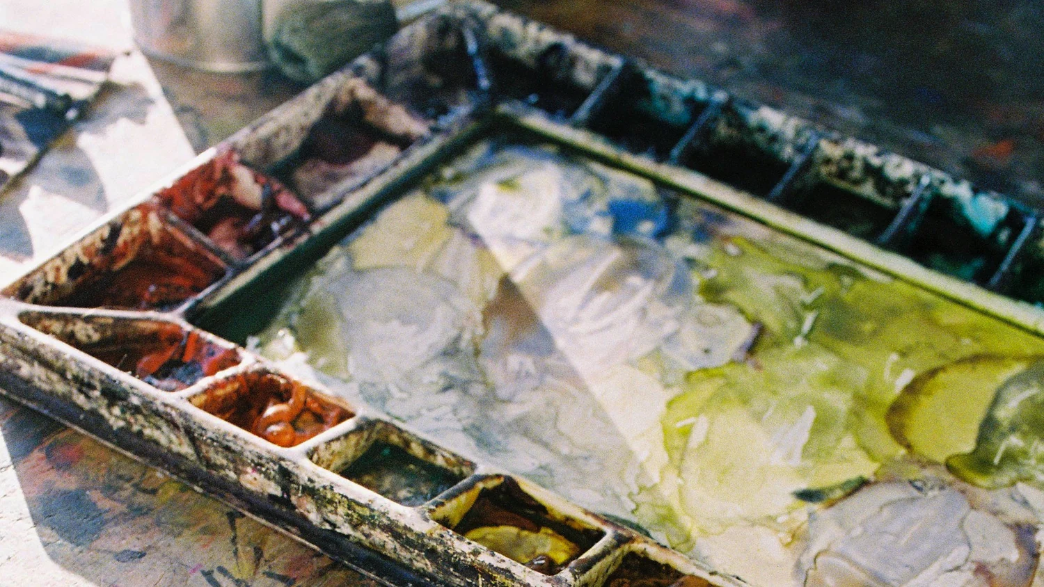 natalie-martin-australian-botanical-watercolour-artist-studio-analogue-film-photoshoot-with-bobby-dazzler-photography-53